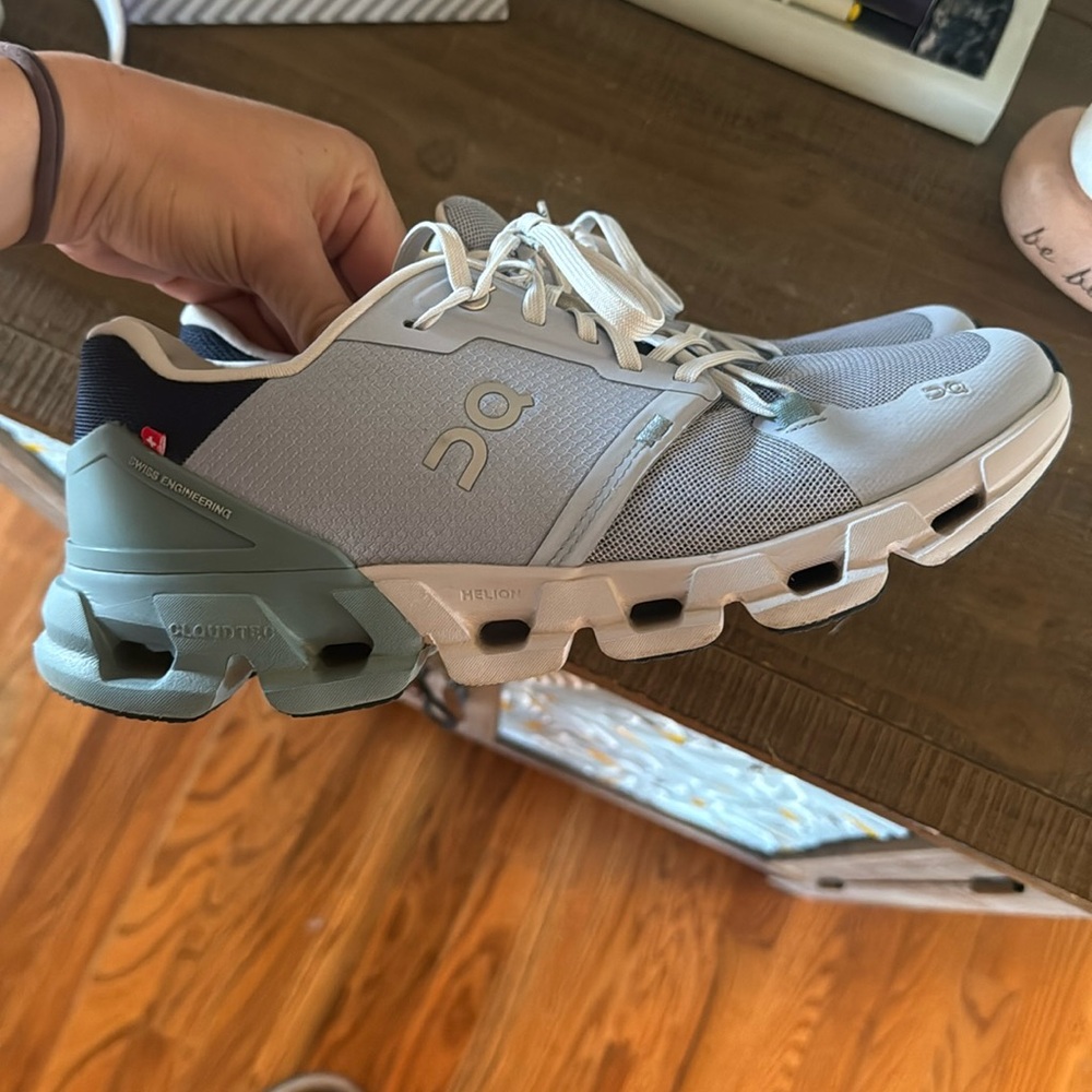 Oncloud tennis shoes